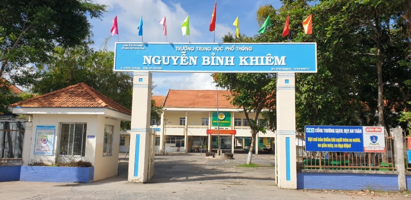 Trường THPT Nguyễn Bỉnh Khiêm