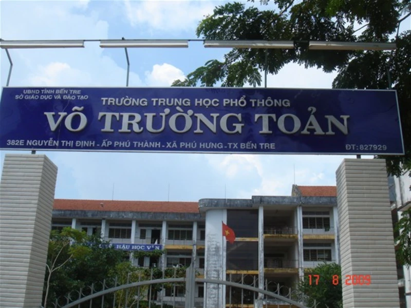 Trường THPT Võ Trường Toản