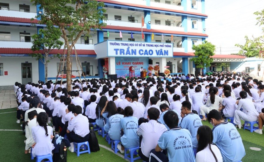 Trường THPT Trần Cao Vân