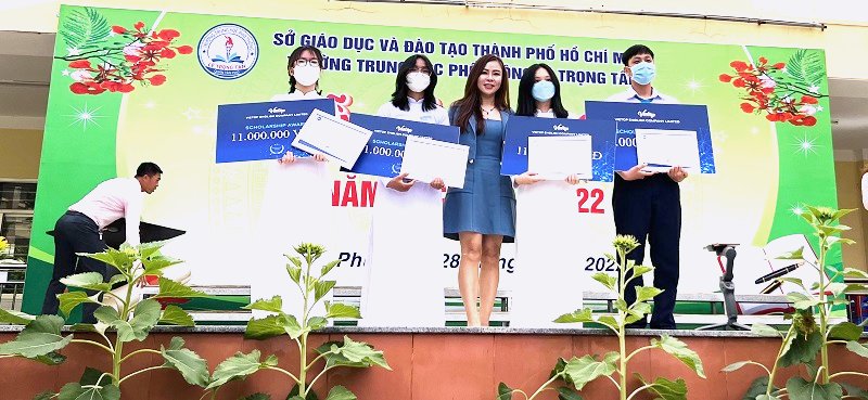 Trường THPT Lê Trọng Tấn