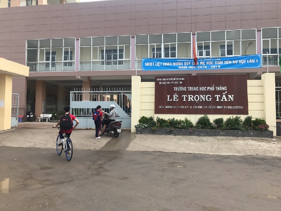 Trường THPT Lê Trọng Tấn