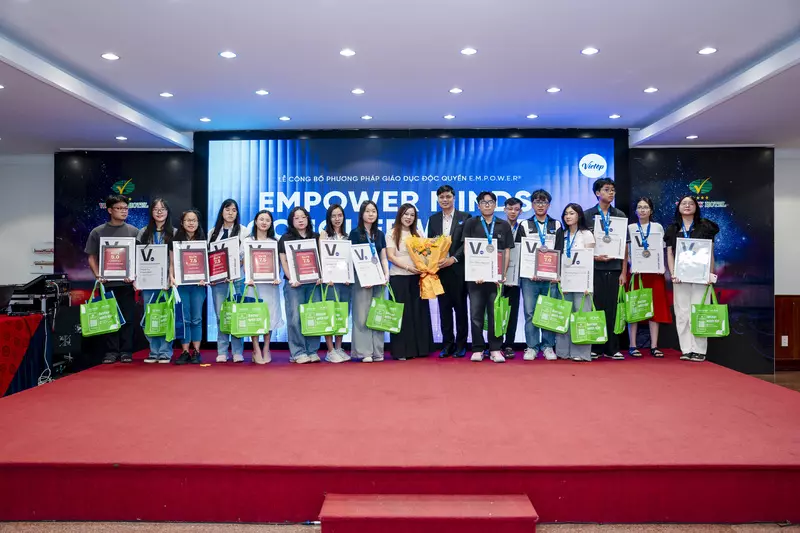Vinh danh học viên đạt điểm