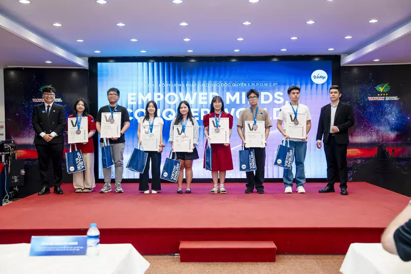 Vinh danh học viên đạt điểm