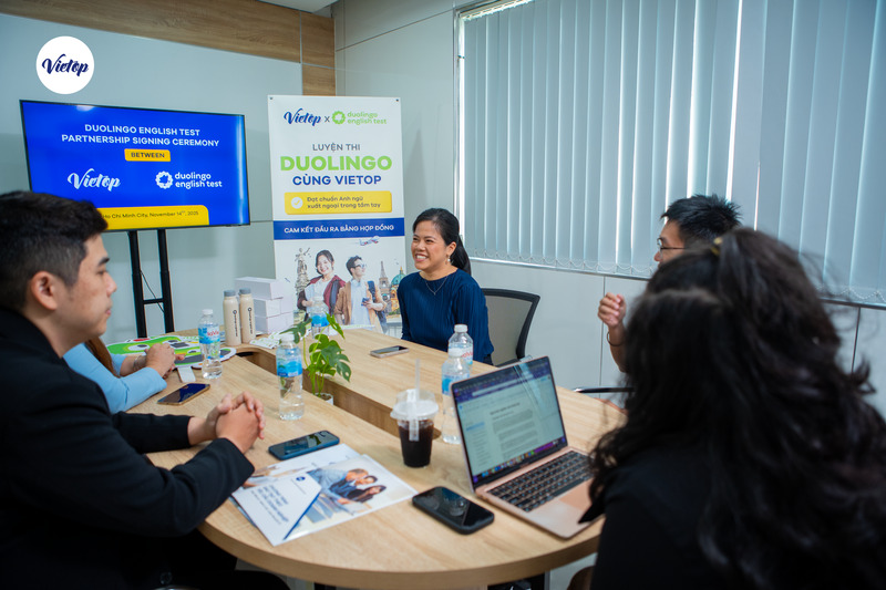 Ảnh sự kiện trao đổi hợp tác với Duolingo