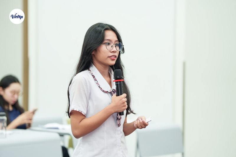 Hành tình vươn tầm của 3 chiến binh Vietop tại English Olympics of Vietnam (EOV) 2025