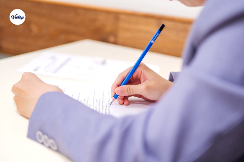 vietop tổ chức thi thử ielts cùng đại học hoa sen