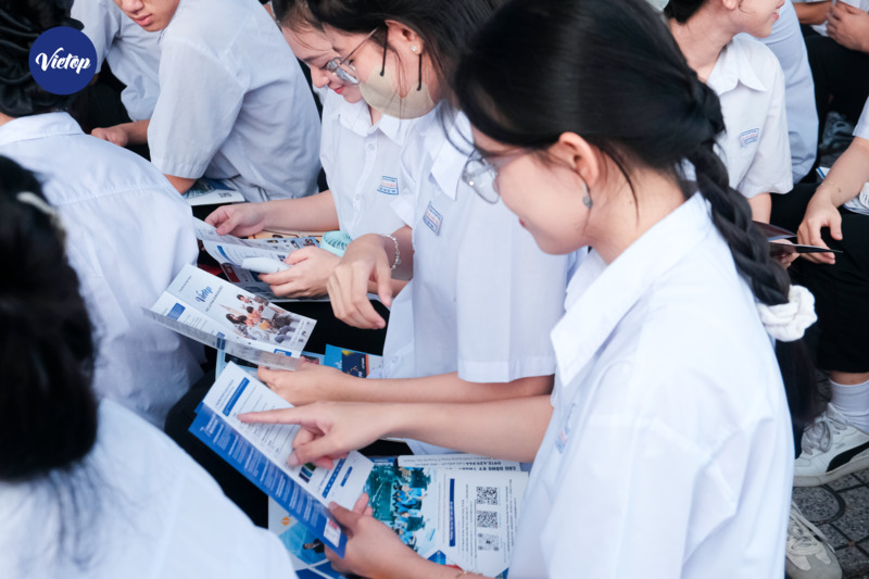 Vietop school tour Vũng Tàu