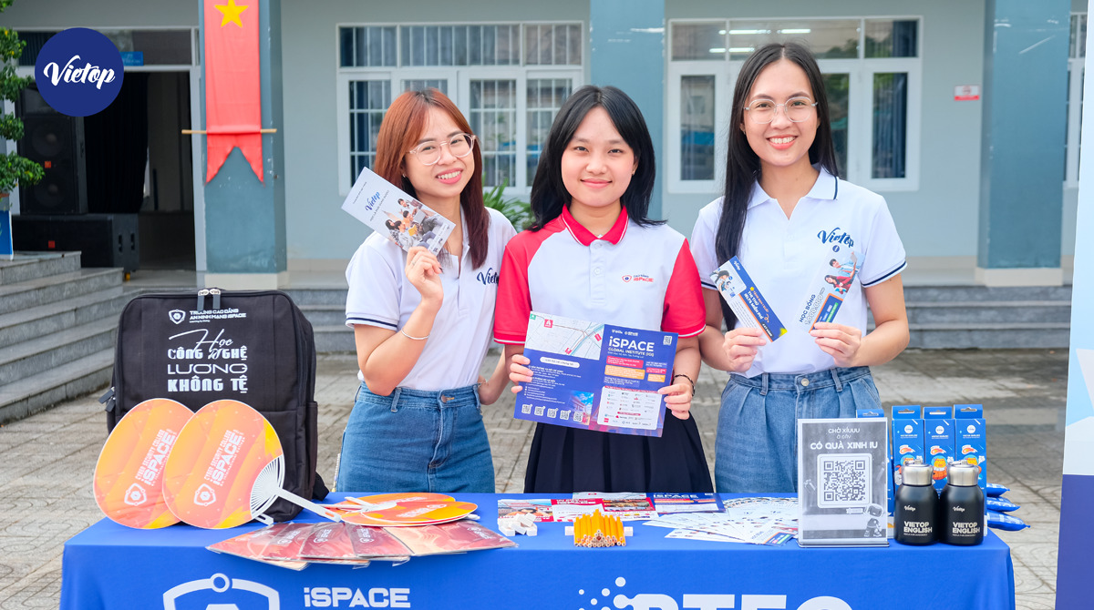 Vietop School Tour Vũng Tàu: Lan tỏa cảm hứng học tiếng Anh đến học sinh THPT