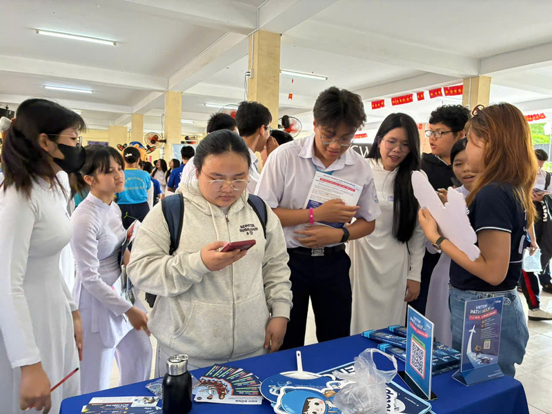 School tour tháng 03&04