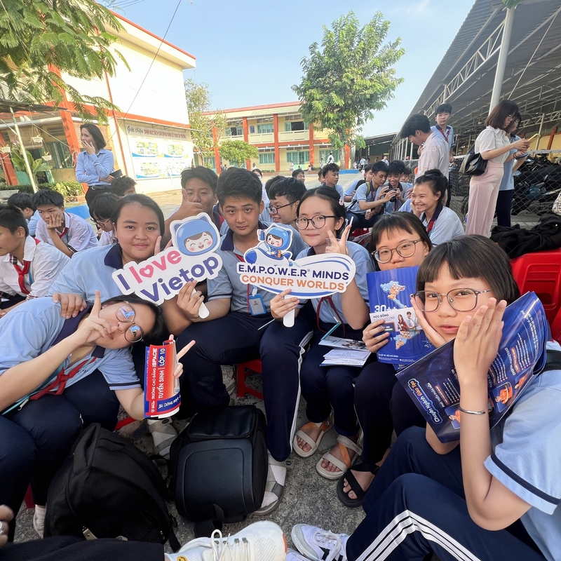School tour tháng 03&04