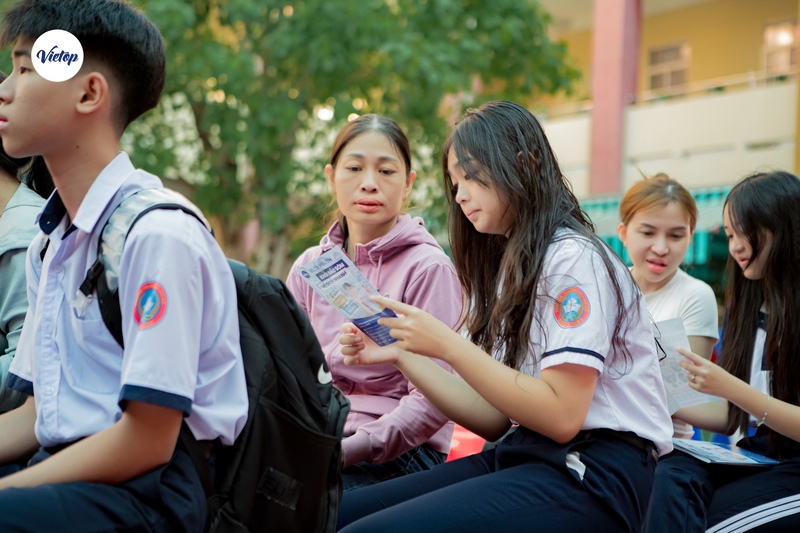 School tour tháng 03&04