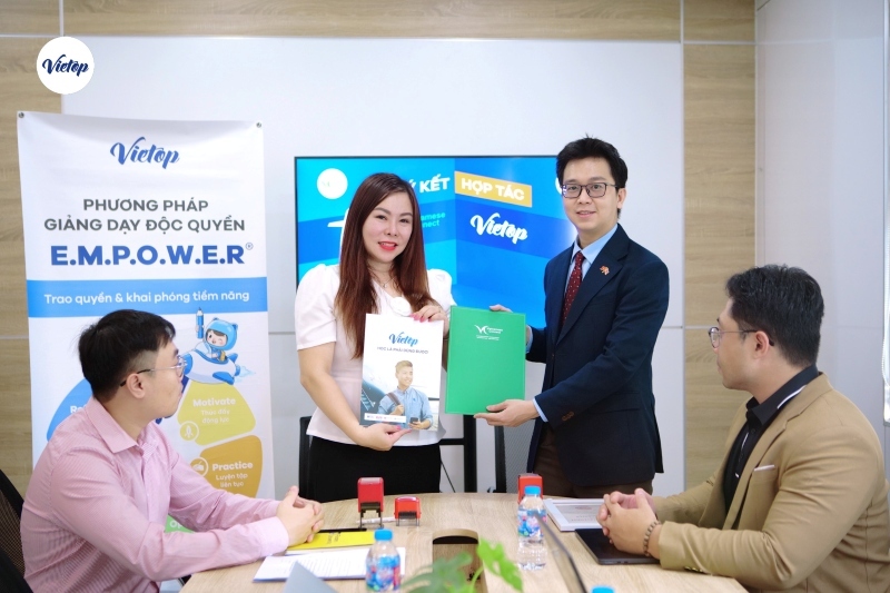 Lễ ký kết hợp tác Vietop × VNC