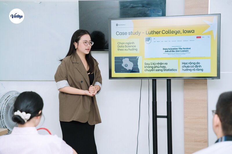 Trạm 3 - Workshop định hướng du học chọn ngành, chọn nghề