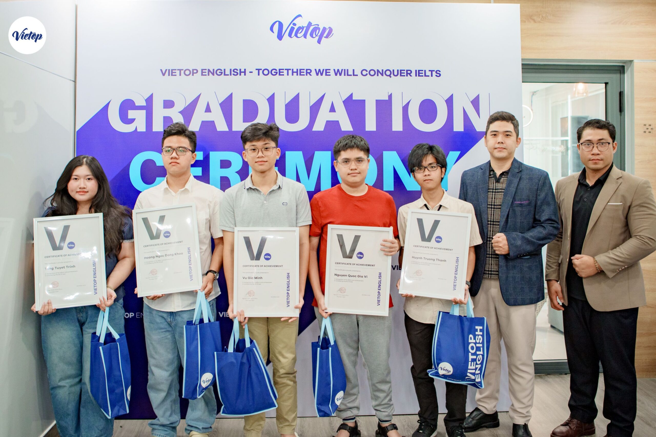 Lễ vinh danh học viên đạt điểm IELTS 2