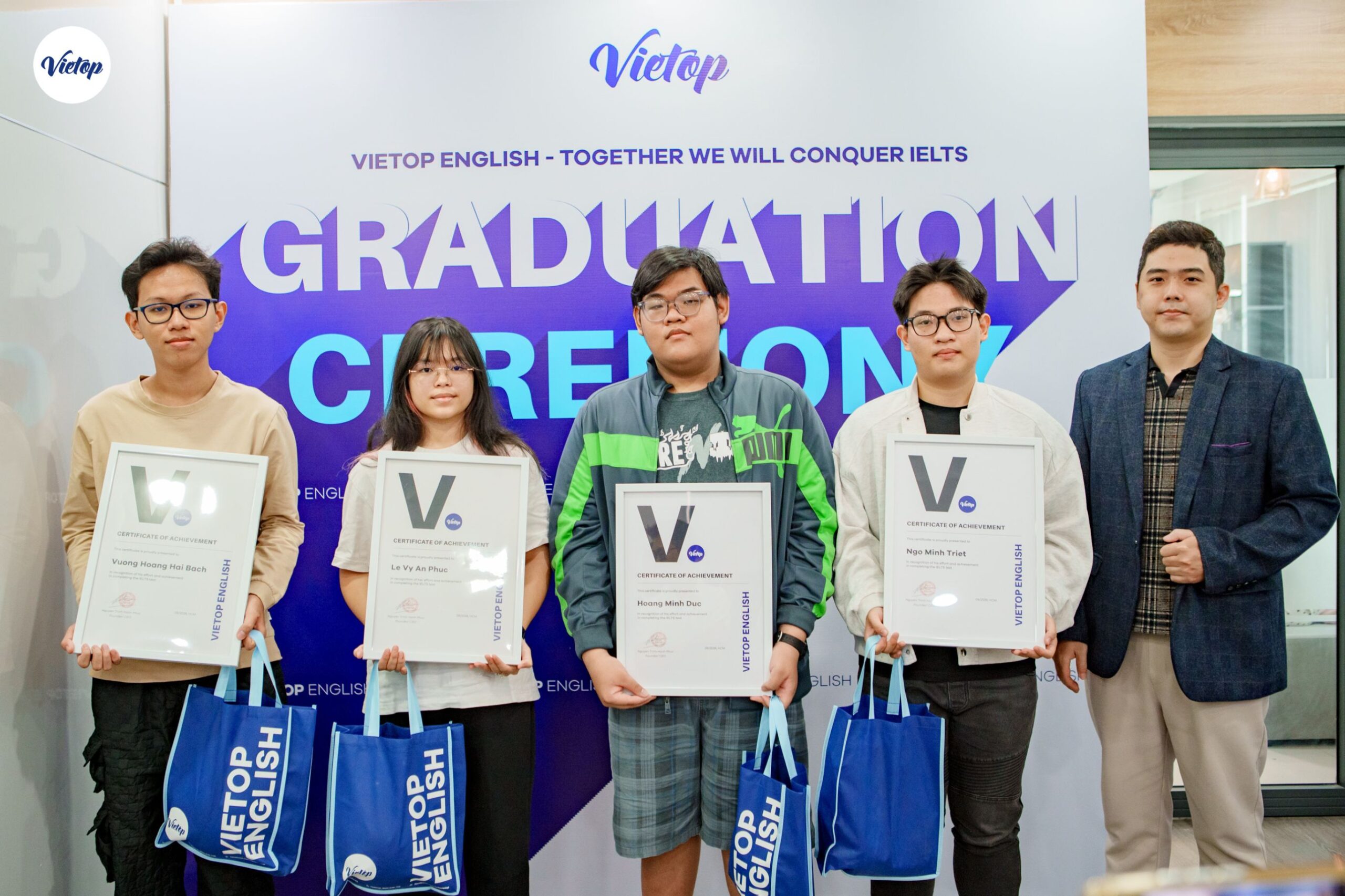 Lễ vinh danh học viên đạt điểm IELTS 3