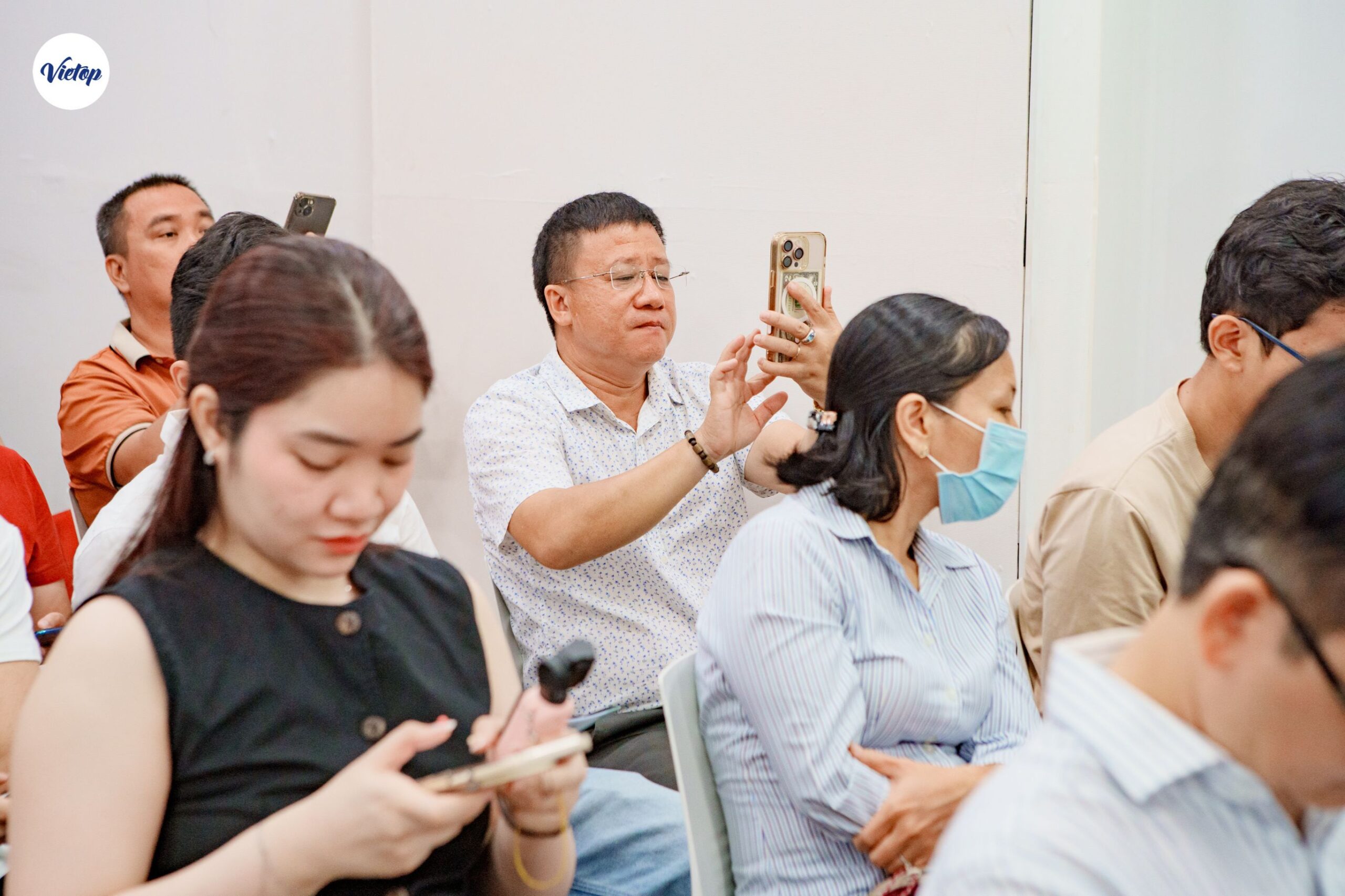 Tri ân sự đồng hành thầm lặng của phụ huynh 1